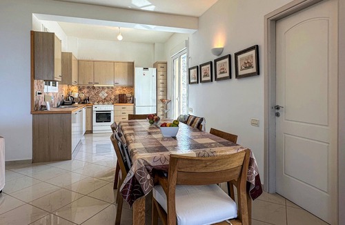 Kontos House | Beach front home in Perdika