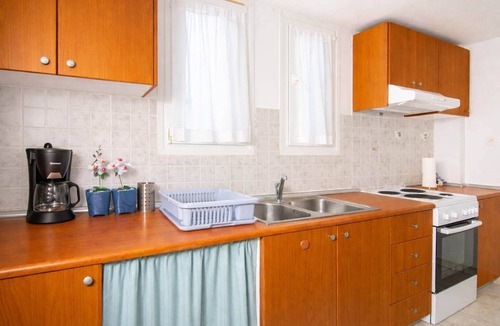 Nees Pagases Apartment | Beach Vibe - Seaside Stay w/Balcony near Volos