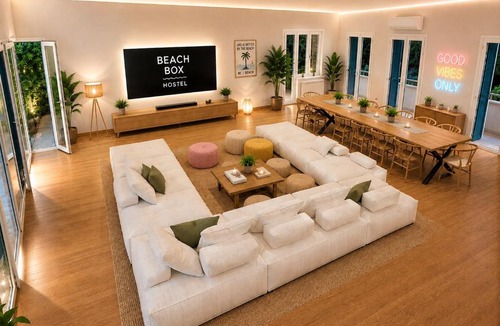 Piraeus Hotel | BeachBox