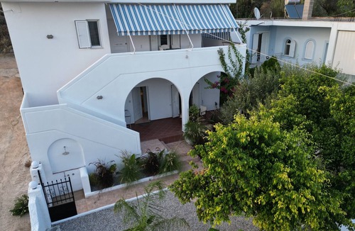 Vivari Condo | Beachfront Apartment with a View of the Garden