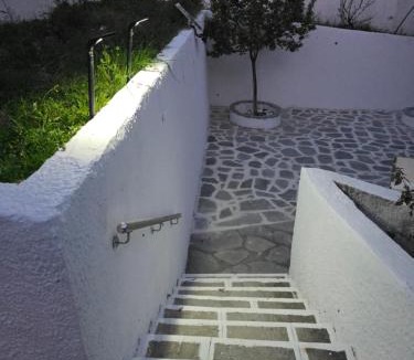 Siviri Villa | Beachfront Villa - 100m to Beach - Sleeps 10