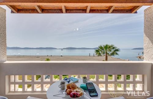 Plepi Villa | Beachfront Villa Armonia in Porto Hydra by goutos properties