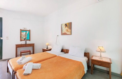 Agia Galini Bed & Breakfast | Bed and Breakfast 'Triple Room Sea View' with Sea View, Wi-Fi and Air Conditioning