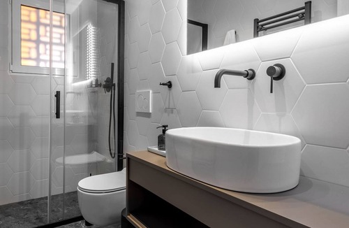 Kypseli Apartment | Beehive 2A in Athens
