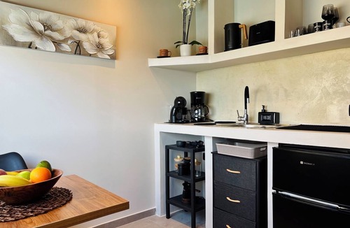 Kamari Apartment | Bevimar Lava Suite with Private Pool and Non Heated Jacuzzi