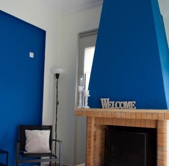 Marathon Apartment | Blue and White
