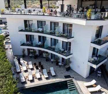 Ksamil Hotel | Blue Eye Hotel