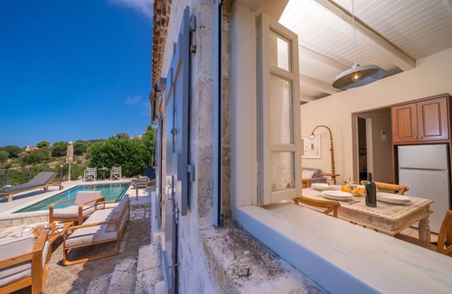 Tzamarelata Villa | Blue Horizon-Retro Villa private pool great view