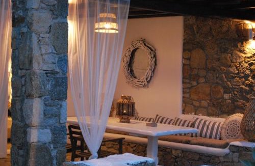 Agios Ioannis House | Blue Island Maisonette with Sharing Pool