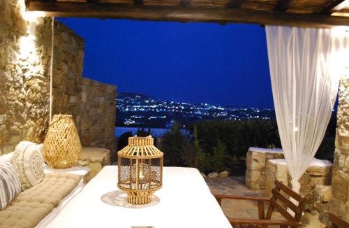 Agios Ioannis House | Blue Island Maisonette with Sharing Pool