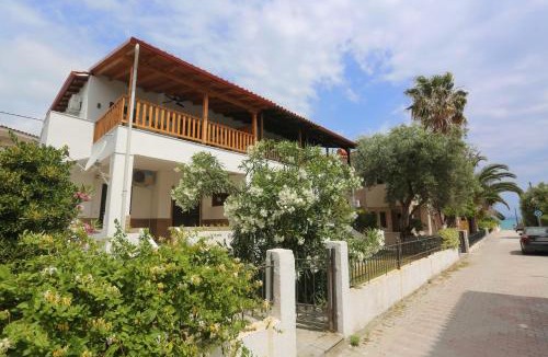 Pefkochori Apartment | Blue Wave