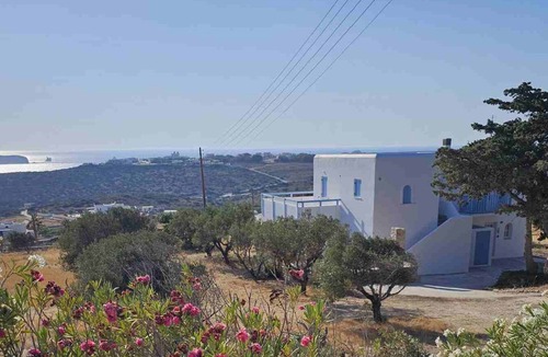 Nea Cryssi Akti Cottage | Blue & White View-White Villa