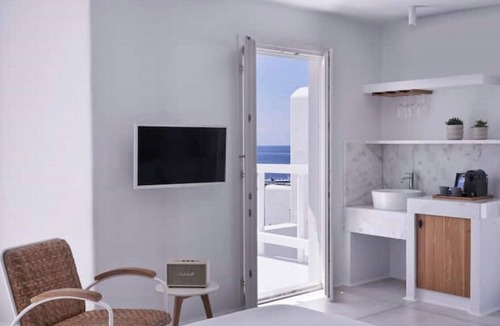 Mykonos Town Apartment | Boho Sea View Suite Outdoor Jacuzzi