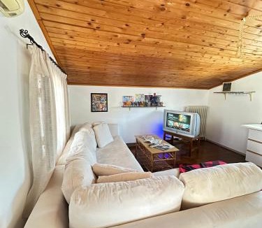 Kropia Apartment | Boomers Attic Athens