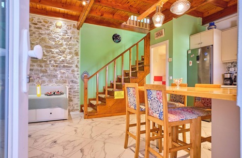 Kavvadades Cottage | Bougainvillea Escape Cottage