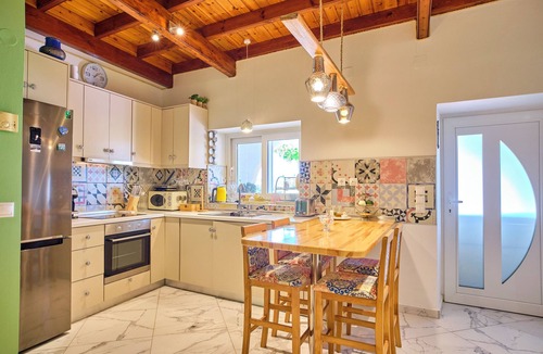 Kavvadades Cottage | Bougainvillea Escape Cottage