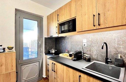 Poros Apartment | Boutique Studio with Veranda Near Kanali Beach