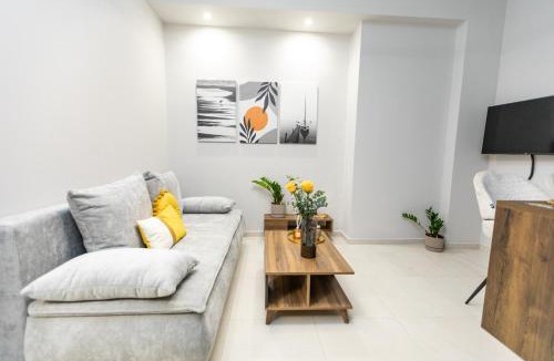 Agios Serafim Bed & Breakfast | Breeze Apartments Megara - Pulse Suite