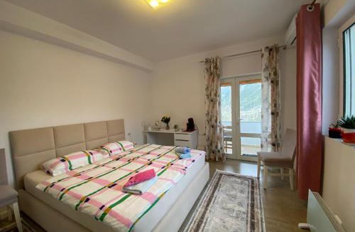 Corovode House | Bright & Cozy Room with Balcony