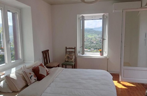 Mithimna Apartment | Bright Home in Historic Mithymna