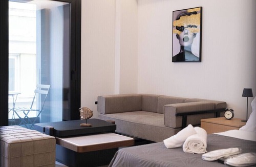 Piraeus Apartment | Bright Living in Pireas. Your serene retreat