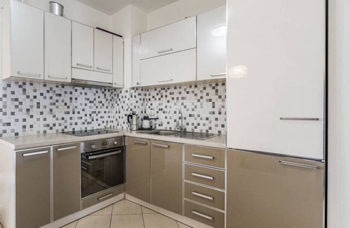 Sarande Apartment | Bright Sunny Apartment by PikHost