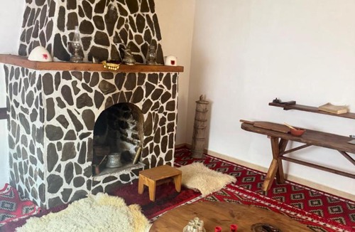 Diber County Villa | Bujtina oda e oxhakut