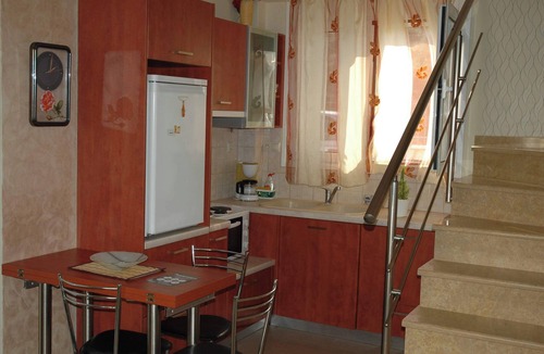 Aliverion Apartment | Bussiness Maisonette Getaway, 5 min from the beach