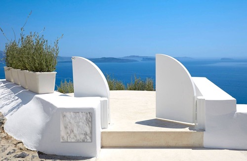 Oia Villa | Caldera Crest Villa | Oia Santorini | Private Pool | Caldera Views | Hot Tub