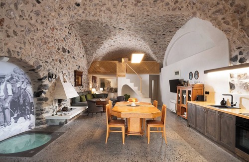 Emporio Villa | Canava Villas Santorini