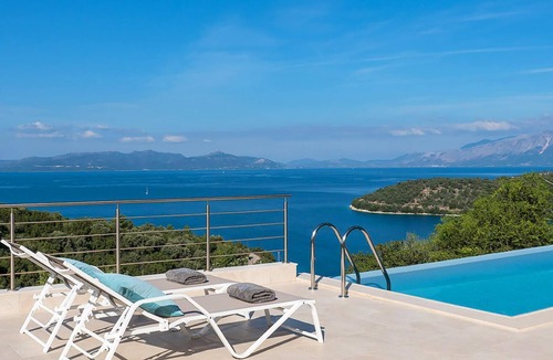 Spartochori Villa | Casa di Maura - 3 Bedroom Contemporary House With Stunning sea Views