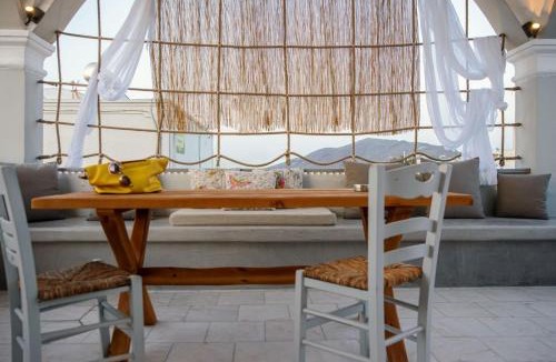 Oia Hostel | Central Hostel Oia