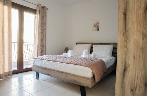 Charilaou Condo | Central Pearl Thessaloniki Private Parking & Metro