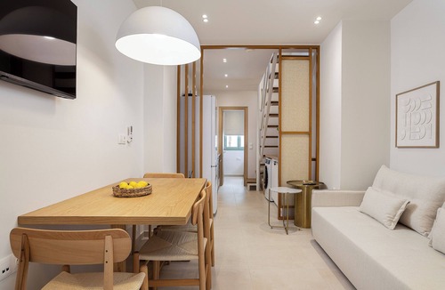 Violi Charaki Apartment | CF castle side apartment, wonderful accommodation choice up to 4 guests