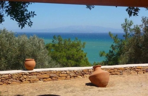 Karfas House | Charmante Villa mit Meerblick - 300m. vom Strand entfernt by Interhome