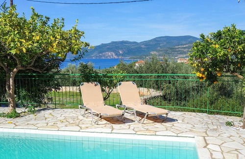 Kardamyli Villa | Charming 1 bedroom villa w/ pool + terrace
