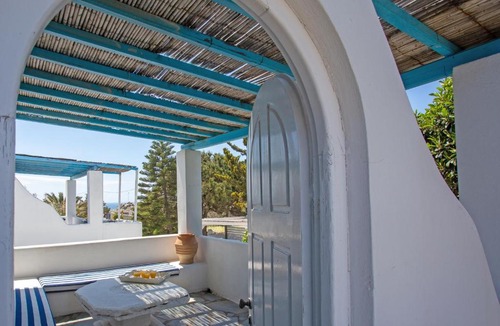 Platis Gialos House | Charming 3 Bedroom Maisonette