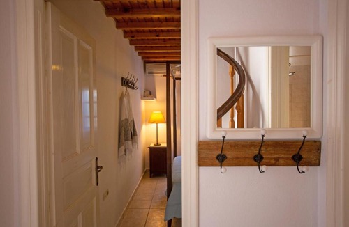 Platis Gialos House | Charming 3 Bedroom Maisonette