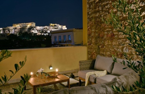 Monastiraki Villa | Charming Athens Villa | 1 Bedroom | Villa Kyoraku | Panoramic Acropolis View