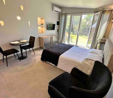 Karpenisi Apartment | Charming Retreat