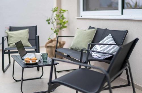 Mikri Mantineia House | Charming Seaside Stay in Verga - Relax in Style