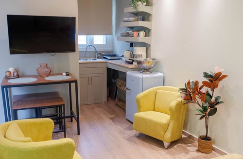 Kerameikos Apartment | Charming Studio in Central Athens – Pet-Friendly Stay