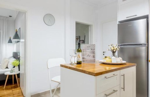 Neapoli Apartment | Chic & Tasteful homm Flat in Kolonaki