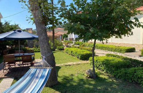Agios Konstantinos House | Christina Apartment