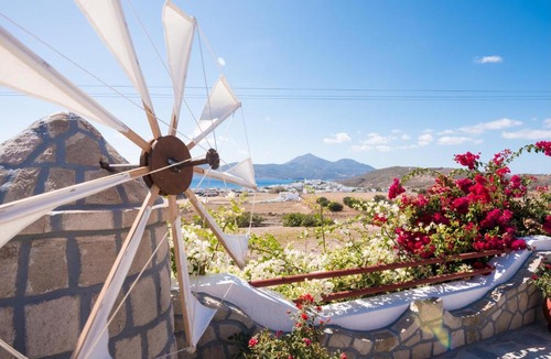 Adamas Bed & Breakfast | Christos rooms milos