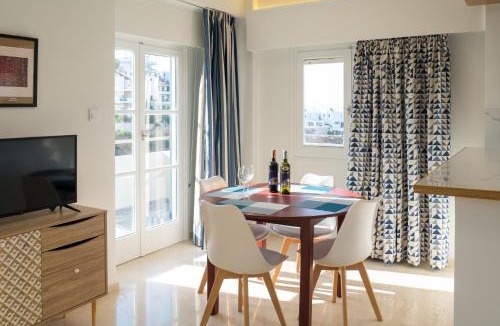 Rafina-Pikermi Apartment | CHROMA Lodge Rafina