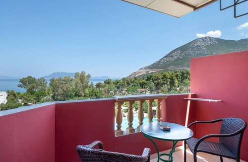 Melissopetra Apartment | Classic Double Room at Hotel Aristotelis with Sea View and Balcony