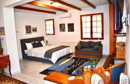 Patras Apartment | Claus 72 str cottage