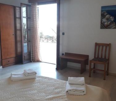 Kamari Apartment | Comfort Seaside appartment