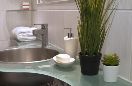 Anafiotika Apartment | Comfortable apartment at the foot of the Odeon of Herodes Atticus